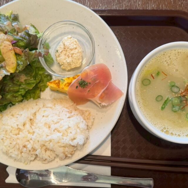 沖縄市｜「デイリースプーン」朝スープで心が整う、夫婦でも子連れでも行きやすいお店