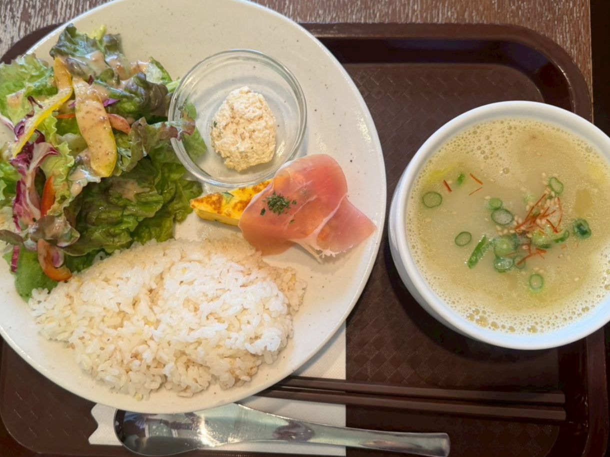 沖縄市｜「デイリースプーン」朝スープで心が整う、夫婦でも子連れでも行きやすいお店