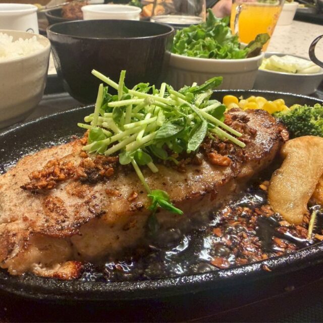 沖縄市｜ハンバーグザバトラー｜子連れで行きやすい満足広々レストラン