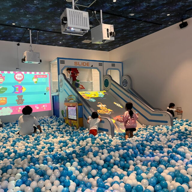 宜野湾市｜雨でも楽しめる沖縄の屋内遊び場「室内遊園地ジョイプラネット」