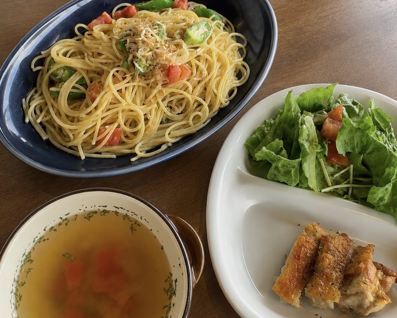 北中城村｜子連れランチに最高すぎた！オーシャンビューの絶景イタリアン「外食家くじら」
